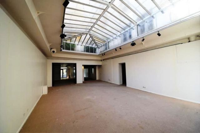 Bureaux Et Locaux Commerciaux A Vendre Paris 06 75006 140 M 5319