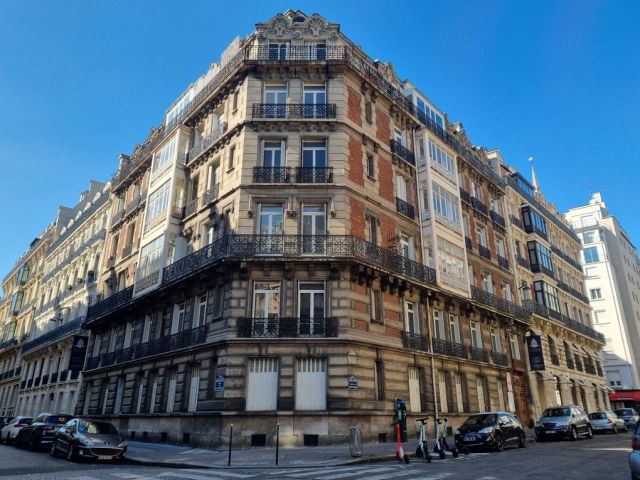 bureaux à vendre PARIS 08, 3 411 m²