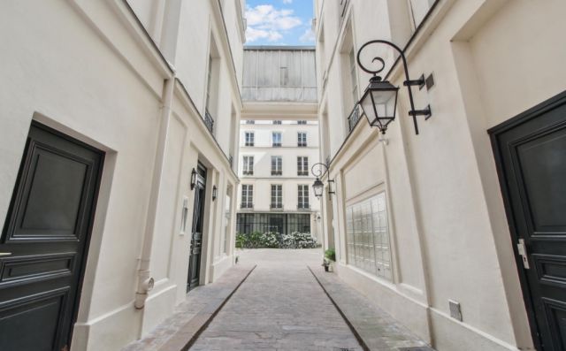 bureaux à vendre PARIS 01, 754 m²