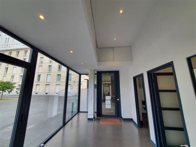 Bureaux à vendre MONTROUGE 92120- Photo 1